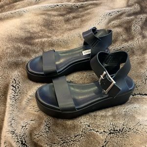 Steve Madden platform sandal